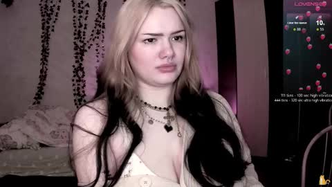 Snapshot of cherry_elfcat chatting on November 15, 2025, 8:00 am cherry_elfcat online show from November 15, 2025, 8:00 am