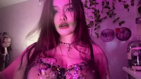 cherry_elfcat online show from June 5, 2026, 6:52 am