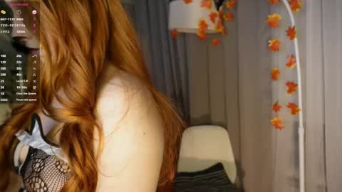 cherry_flame_ online show from October 28, 2025, 9:39 pm