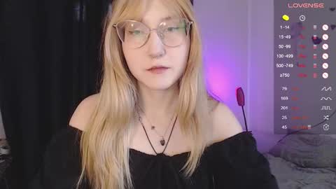 Snapshot of cherry_hazzze chatting on February 10, 2026, 5:33 am Cheryl online show from February 10, 2026, 5:33 am