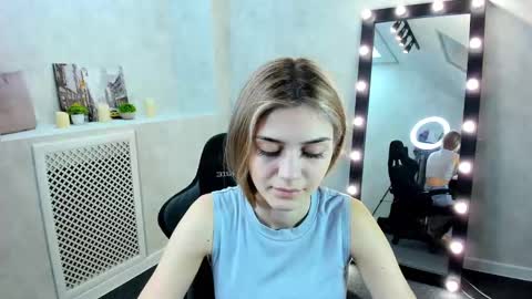 cherry_pr1ce online show from December 5, 2024, 12:52 am