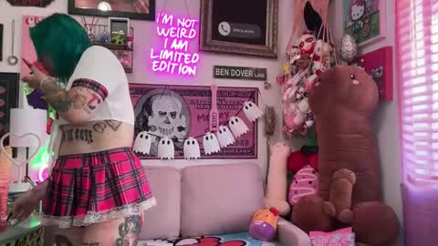 CherryBombBomb online show from October 24, 2025, 7:54 pm