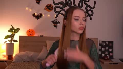 Alisha online show from October 20, 2025, 8:53 pm