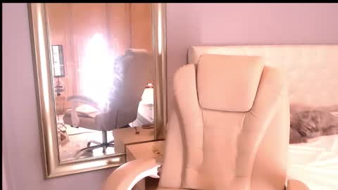 Snapshot of cherrycoloured chatting on December 5, 2025, 1:09 pm Anna online show from December 5, 2025, 1:09 pm