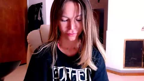 Snapshot of cherrycoloured chatting on February 21, 2026, 11:55 am Anna online show from February 21, 2026, 11:55 am