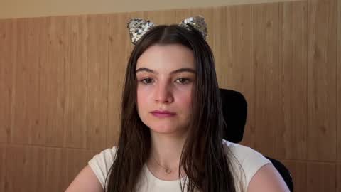 Snapshot of cherryelin chatting on February 1, 2025, 5:18 am Lina online show from February 1, 2025, 5:18 am