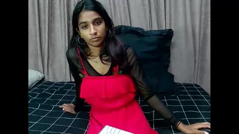 Snapshot of cherryindian4u69 chatting on January 21, 2025, 5:05 am leah online show from January 21, 2025, 5:05 am
