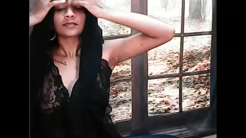Snapshot of cherryindian4u69 chatting on March 4, 2025, 5:32 am leah online show from March 4, 2025, 5:32 am
