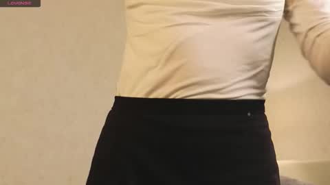 Snapshot of cherrymira chatting on February 9, 2026, 5:17 pm Loise online show from February 9, 2026, 5:17 pm