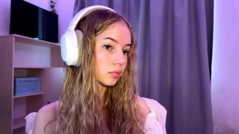 Evie online show from October 21, 2025, 10:16 am