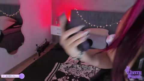 Snapshot of cherrysnow_ chatting on November 21, 2025, 5:17 am Cherry online show from November 21, 2025, 5:17 am