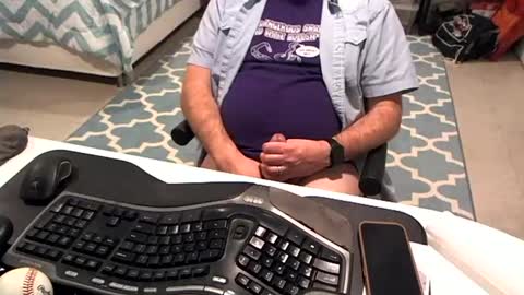 chesbayboy online show from December 3, 2025, 6:10 am