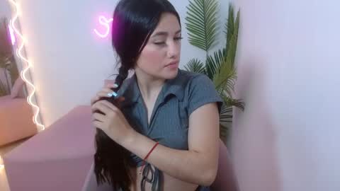 Snapshot of chiara_tay chatting on December 12, 2024, 7:48 pm Chiara online show from December 12, 2024, 7:48 pm