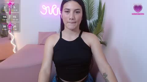 Snapshot of chiara_tay chatting on December 15, 2024, 6:29 am Chiara online show from December 15, 2024, 6:29 am