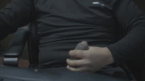 Snapshot of chicagoalex68 chatting on December 6, 2024, 2:13 am chicagoalex68 online show from December 6, 2024, 2:13 am