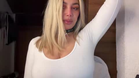 sexypau online show from December 21, 2025, 9:22 pm