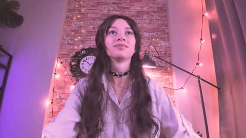 Snapshot of chill_girrrl chatting on November 7, 2025, 12:16 pm Vivian online show from November 7, 2025, 12:16 pm