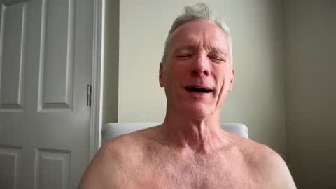 Snapshot of chill_with_john chatting on October 29, 2025, 6:42 pm John online show from October 29, 2025, 6:42 pm