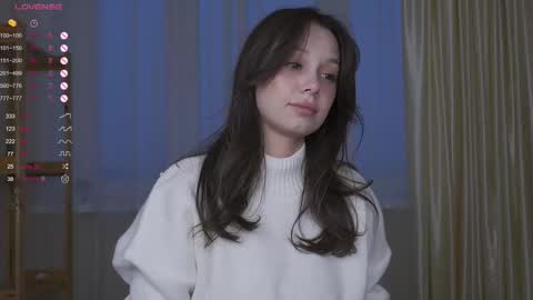 Nicole online show from November 13, 2025, 5:06 am