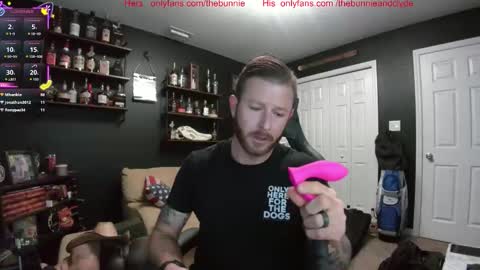 Chillinthemosttt online show from November 3, 2025, 3:19 am