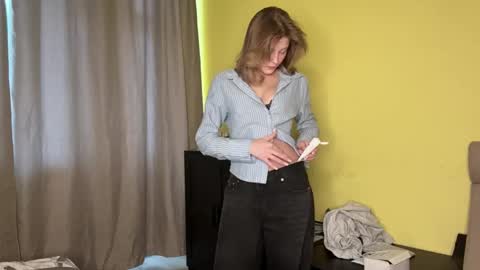 Chanelle online show from April 28, 2026, 12:54 pm