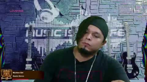 Enrique online show from March 3, 2025, 2:26 pm