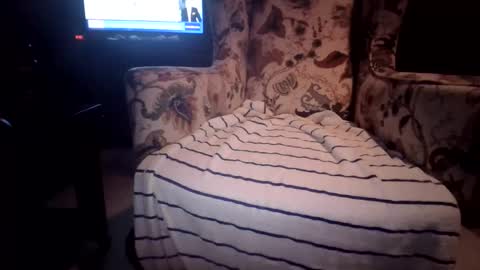 Snapshot of chippy70 chatting on November 15, 2025, 8:55 am chippy70 online show from November 15, 2025, 8:55 am