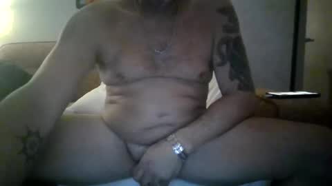 Snapshot of chippy70 chatting on December 17, 2025, 3:45 am chippy70 online show from December 17, 2025, 3:45 am