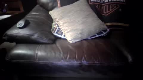 Snapshot of chippy70 chatting on January 10, 2026, 8:27 am chippy70 online show from January 10, 2026, 8:27 am