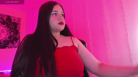 chloe online show from October 28, 2025, 5:59 pm