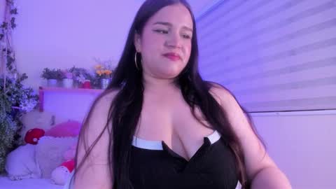 chloe online show from November 11, 2025, 2:06 pm