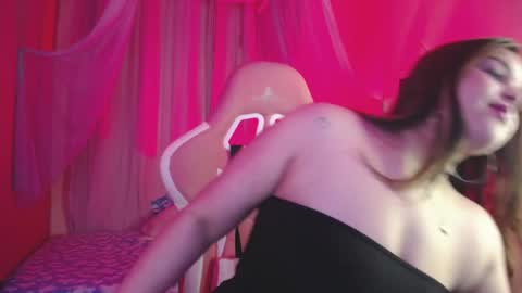 chloe online show from December 4, 2025, 2:59 pm