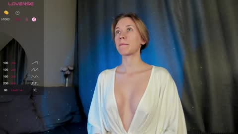 Snapshot of chloe__kiss chatting on January 7, 2025, 1:17 am Chloe online show from January 7, 2025, 1:17 am