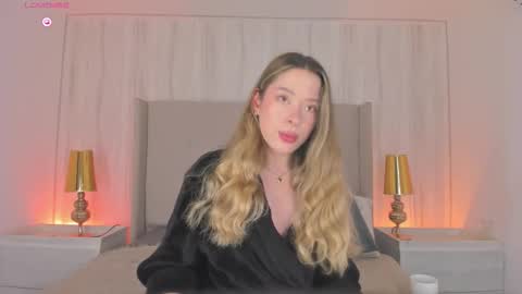 Chloe online show from March 11, 2026, 5:35 am
