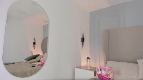 Chloe online show from May 14, 2026, 12:34 pm