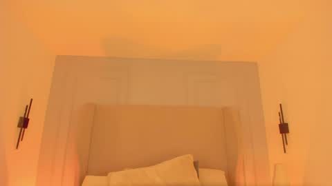 Chloe online show from May 24, 2026, 2:22 pm
