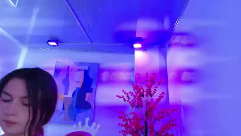 Chloe online show from March 29, 2026, 11:43 am