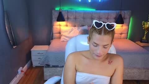 CHLOE online show from January 3, 2025, 9:36 pm