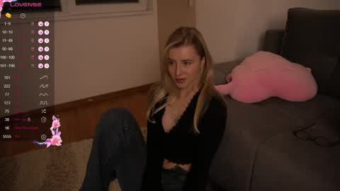 Snapshot of chloe_guidry chatting on December 21, 2025, 3:08 pm Arianaa Mourrr online show from December 21, 2025, 3:08 pm