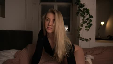 Snapshot of chloe_guidry chatting on February 19, 2026, 5:14 am Arianaa Mourrr online show from February 19, 2026, 5:14 am