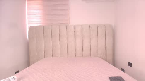 chloe_leroy online show from November 21, 2025, 11:53 am