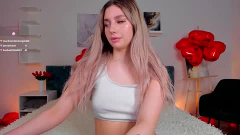 Snapshot of chloe_lov_ chatting on February 11, 2025, 4:01 am Chloe Lov GTM2 Mon Tue Thu Sat Sun 0400am - 1030m online show from February 11, 2025, 4:01 am