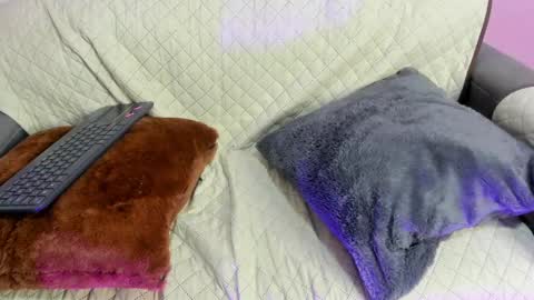 chloe online show from February 22, 2025, 5:02 pm