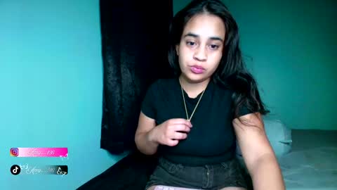 Snapshot of chloe_maia1 chatting on September 9, 2025, 12:43 am AMY online show from September 9, 2025, 12:43 am