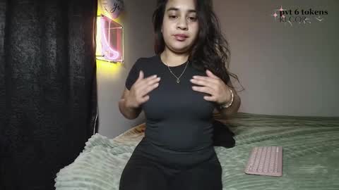 Snapshot of chloe_maia1 chatting on February 28, 2026, 2:01 am AMY online show from February 28, 2026, 2:01 am