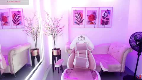 Chloe  online show from May 20, 2026, 12:11 pm