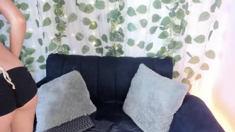 Chloe online show from March 30, 2026, 12:39 pm