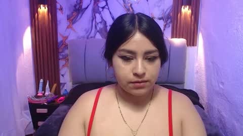 chloe_smith5 online show from November 11, 2025, 3:23 pm