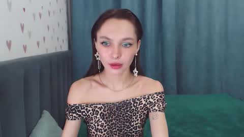 Chloe online show from October 28, 2025, 2:31 pm