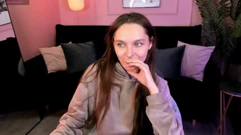 Chloe online show from May 24, 2026, 6:02 pm